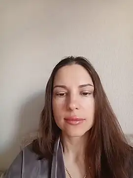 Snapshot of She-Moon chatting on 05/19/26, 05:47 She-Moon online show from 05/19/26, 05:47
