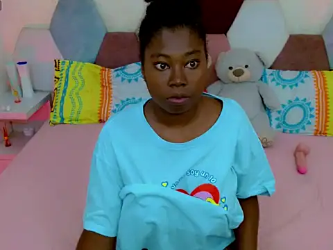Snapshot of sabriana_smith1 chatting on 03/13/26, 02:51 sabriana smith1 online show from 03/13/26, 02:51