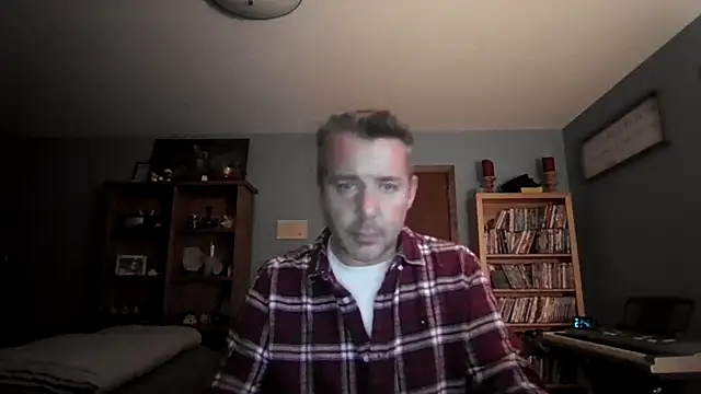 Snapshot of chrisw8140 chatting on 01/14/26, 12:38 chrisw8140 online show from 01/14/26, 12:38