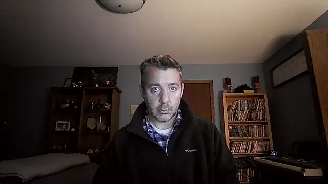 Snapshot of chrisw8140 chatting on 01/16/26, 04:49 chrisw8140 online show from 01/16/26, 04:49
