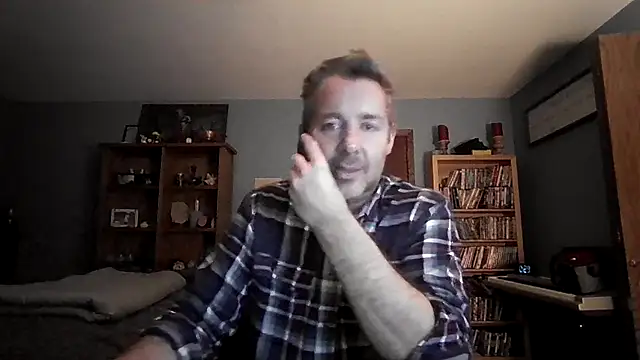 Snapshot of chrisw8140 chatting on 01/17/26, 01:21 chrisw8140 online show from 01/17/26, 01:21