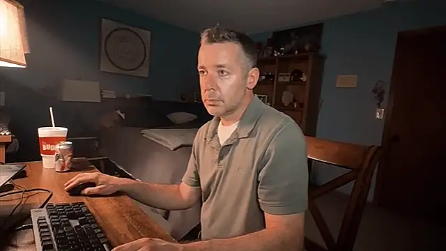 chrisw8140 online show from 07/19/26, 02:37