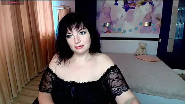 Snapshot of Victoria_booth chatting on 07/16/26, 12:00 Victoria booth online show from 07/16/26, 12:00