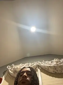 Snapshot of Mellyj053 chatting on 04/19/26, 08:24 Mellyj053 online show from 04/19/26, 08:24