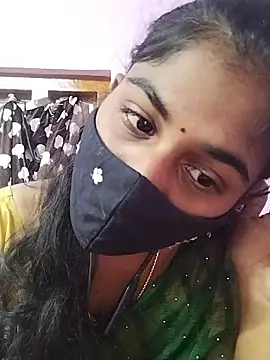 Snapshot of Tamil_Hot_RoyalQueen chatting on 01/18/26, 12:20 Tamil Hot RoyalQueen online show from 01/18/26, 12:20