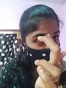 Snapshot of Tamil_Hot_RoyalQueen chatting on 01/19/26, 12:42 Tamil Hot RoyalQueen online show from 01/19/26, 12:42