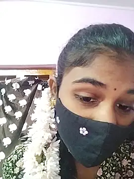 Snapshot of Tamil_Hot_RoyalQueen chatting on 02/08/26, 04:21 Tamil Hot RoyalQueen online show from 02/08/26, 04:21