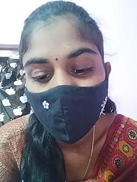 Snapshot of Tamil_Hot_RoyalQueen chatting on 02/17/26, 03:51 Tamil Hot RoyalQueen online show from 02/17/26, 03:51