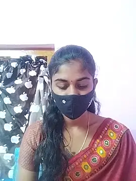 Snapshot of Tamil_Hot_RoyalQueen chatting on 02/18/26, 03:57 Tamil Hot RoyalQueen online show from 02/18/26, 03:57