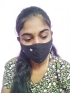Snapshot of Tamil_Hot_RoyalQueen chatting on 02/26/26, 05:01 Tamil Hot RoyalQueen online show from 02/26/26, 05:01
