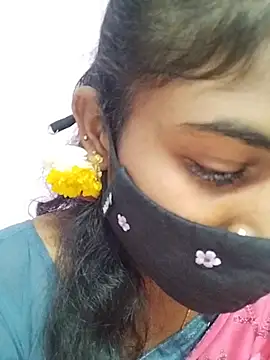 Snapshot of Tamil_Hot_RoyalQueen chatting on 03/01/26, 05:04 Tamil Hot RoyalQueen online show from 03/01/26, 05:04