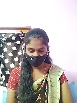 Snapshot of Tamil_Hot_RoyalQueen chatting on 03/13/26, 04:24 Tamil Hot RoyalQueen online show from 03/13/26, 04:24