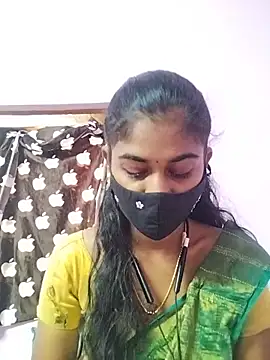 Snapshot of Tamil_Hot_RoyalQueen chatting on 03/15/26, 03:23 Tamil Hot RoyalQueen online show from 03/15/26, 03:23