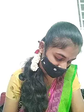 Snapshot of Tamil_Hot_RoyalQueen chatting on 03/15/26, 04:35 Tamil Hot RoyalQueen online show from 03/15/26, 04:35