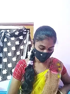 Snapshot of Tamil_Hot_RoyalQueen chatting on 03/17/26, 04:54 Tamil Hot RoyalQueen online show from 03/17/26, 04:54