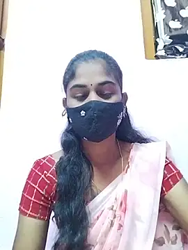Snapshot of Tamil_Hot_RoyalQueen chatting on 03/25/26, 04:46 Tamil Hot RoyalQueen online show from 03/25/26, 04:46