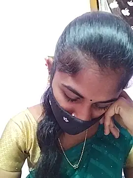 Snapshot of Tamil_Hot_RoyalQueen chatting on 04/04/26, 02:14 Tamil Hot RoyalQueen online show from 04/04/26, 02:14
