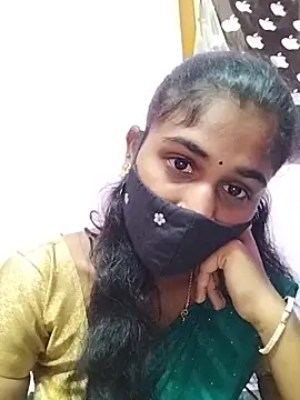 Snapshot of Tamil_Hot_RoyalQueen chatting on 04/05/26, 02:31 Tamil Hot RoyalQueen online show from 04/05/26, 02:31