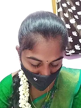 Snapshot of Tamil_Hot_RoyalQueen chatting on 04/06/26, 05:03 Tamil Hot RoyalQueen online show from 04/06/26, 05:03