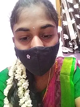 Snapshot of Tamil_Hot_RoyalQueen chatting on 04/10/26, 03:50 Tamil Hot RoyalQueen online show from 04/10/26, 03:50