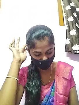 Snapshot of Tamil_Hot_RoyalQueen chatting on 04/13/26, 01:49 Tamil Hot RoyalQueen online show from 04/13/26, 01:49
