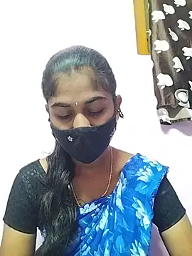 Snapshot of Tamil_Hot_RoyalQueen chatting on 04/15/26, 03:08 Tamil Hot RoyalQueen online show from 04/15/26, 03:08