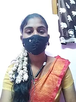 Snapshot of Tamil_Hot_RoyalQueen chatting on 04/18/26, 07:07 Tamil Hot RoyalQueen online show from 04/18/26, 07:07
