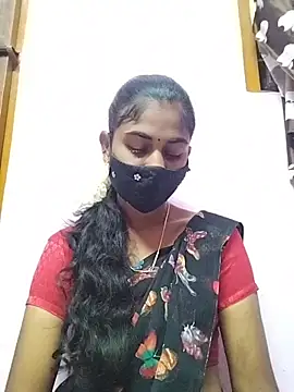 Snapshot of Tamil_Hot_RoyalQueen chatting on 04/20/26, 04:54 Tamil Hot RoyalQueen online show from 04/20/26, 04:54