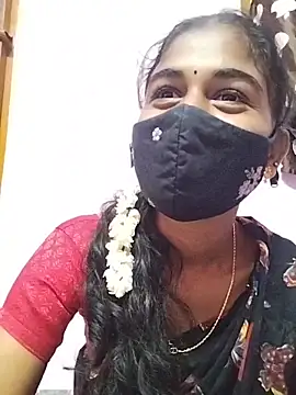 Snapshot of Tamil_Hot_RoyalQueen chatting on 04/21/26, 01:42 Tamil Hot RoyalQueen online show from 04/21/26, 01:42