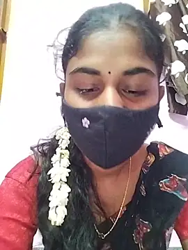 Snapshot of Tamil_Hot_RoyalQueen chatting on 04/21/26, 03:02 Tamil Hot RoyalQueen online show from 04/21/26, 03:02