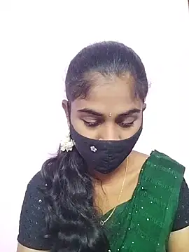 Snapshot of Tamil_Hot_RoyalQueen chatting on 04/22/26, 04:30 Tamil Hot RoyalQueen online show from 04/22/26, 04:30