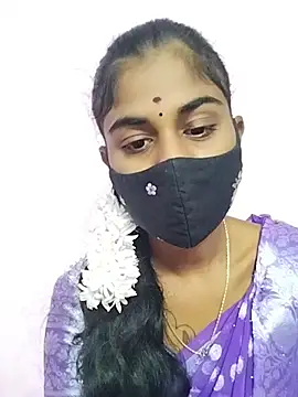Snapshot of Tamil_Hot_RoyalQueen chatting on 04/25/26, 04:15 Tamil Hot RoyalQueen online show from 04/25/26, 04:15