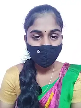 Snapshot of Tamil_Hot_RoyalQueen chatting on 04/26/26, 04:26 Tamil Hot RoyalQueen online show from 04/26/26, 04:26