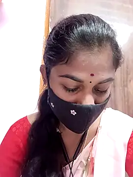 Snapshot of Tamil_Hot_RoyalQueen chatting on 04/29/26, 11:14 Tamil Hot RoyalQueen online show from 04/29/26, 11:14