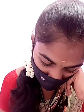 Snapshot of Tamil_Hot_RoyalQueen chatting on 05/02/26, 03:28 Tamil Hot RoyalQueen online show from 05/02/26, 03:28