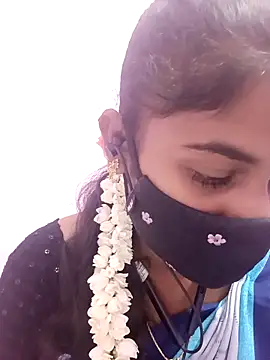 Snapshot of Tamil_Hot_RoyalQueen chatting on 05/05/26, 04:59 Tamil Hot RoyalQueen online show from 05/05/26, 04:59