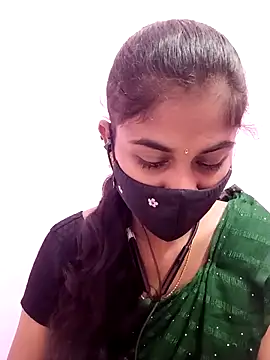 Snapshot of Tamil_Hot_RoyalQueen chatting on 05/07/26, 05:29 Tamil Hot RoyalQueen online show from 05/07/26, 05:29