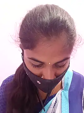 Snapshot of Tamil_Hot_RoyalQueen chatting on 05/19/26, 02:07 Tamil Hot RoyalQueen online show from 05/19/26, 02:07