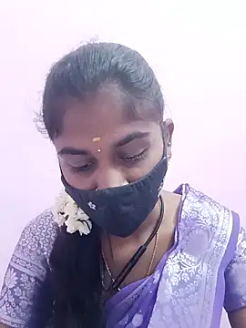 Snapshot of Tamil_Hot_RoyalQueen chatting on 05/22/26, 04:23 Tamil Hot RoyalQueen online show from 05/22/26, 04:23