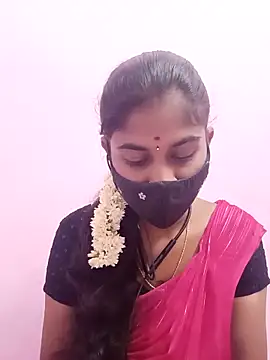 Snapshot of Tamil_Hot_RoyalQueen chatting on 05/26/26, 04:58 Tamil Hot RoyalQueen online show from 05/26/26, 04:58