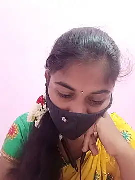 Snapshot of Tamil_Hot_RoyalQueen chatting on 06/05/26, 04:56 Tamil Hot RoyalQueen online show from 06/05/26, 04:56