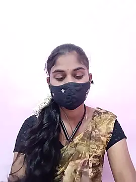 Snapshot of Tamil_Hot_RoyalQueen chatting on 06/08/26, 04:18 Tamil Hot RoyalQueen online show from 06/08/26, 04:18