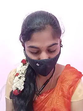 Snapshot of Tamil_Hot_RoyalQueen chatting on 06/10/26, 05:01 Tamil Hot RoyalQueen online show from 06/10/26, 05:01