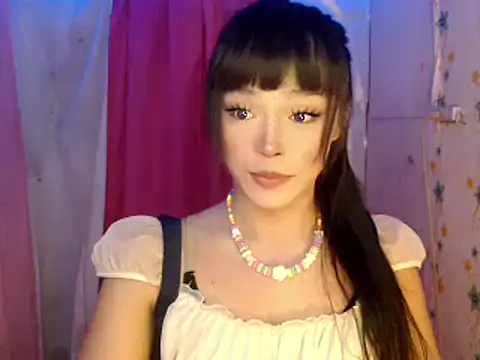 Snapshot of mariadeluxe chatting on 04/17/26, 10:40 mariadeluxe online show from 04/17/26, 10:40
