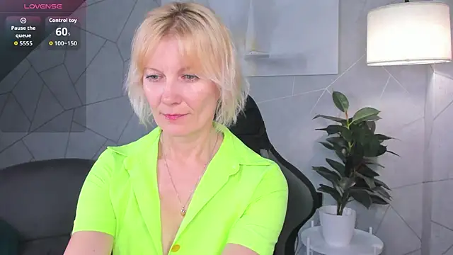Julie Lucas online show from 06/07/26, 11:41
