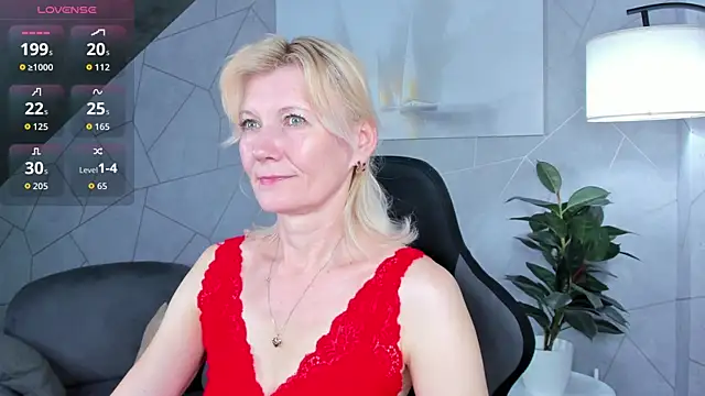 Julie Lucas online show from 06/10/26, 12:00