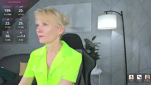 Julie Lucas online show from 06/10/26, 11:46