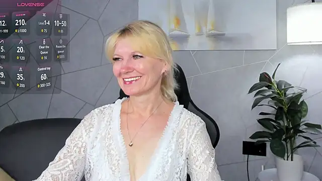 Julie Lucas online show from 07/02/26, 12:10