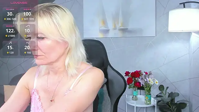 Julie Lucas online show from 07/10/26, 12:26