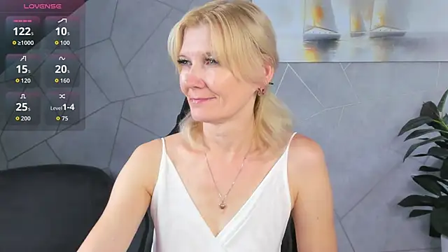 Julie Lucas online show from 07/23/26, 12:24